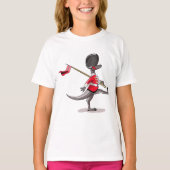 英国警備員の服を着たラプター。 Tシャツ (正面)