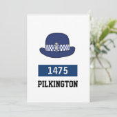 英国警察の女性WPC帽子 – 番号と名前の追加 シーズンカード (スタンド正面)