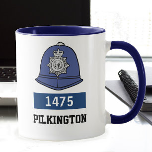 英国警察の巡査ヘルメット – 番号と名前の追加 マグカップ