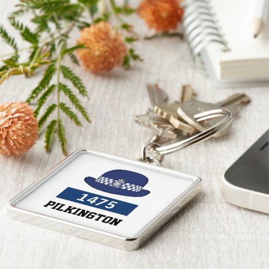 英国警察WPC帽子 – 番号と名前の追加 キーホルダー (側面)