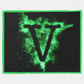英字V緑の大文字 フリースブランケット (正面(横))