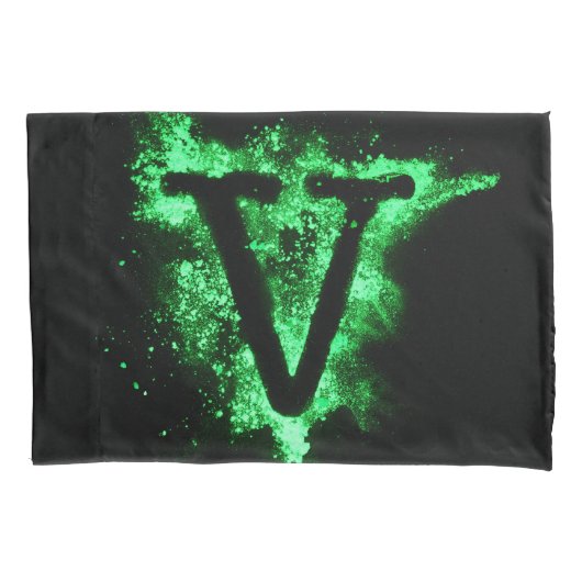 英字V緑の大文字 枕カバー (正面)