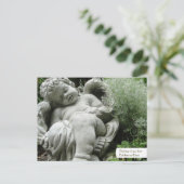 英語のガーデンポストカードでカスタマイズ可能なキューピッド ポストカード (スタンド正面)