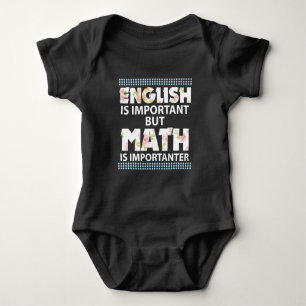 英語は重要ですが、数学はImportanterです ベビーボディスーツ