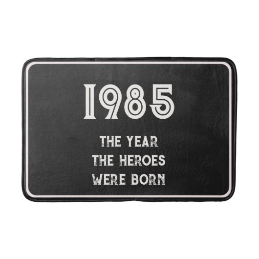 英雄たちが生まれた生まれ年（白） バスマット (正面)