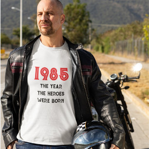 英雄たちが生まれた生まれ年（黒） Tシャツ