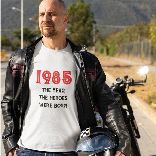 英雄たちが生まれた生まれ年(黒) Tシャツ