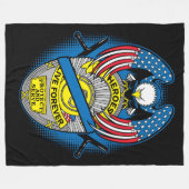 英雄はバッジ警察の記念物の永久に住んでいます フリースブランケット (正面(横))