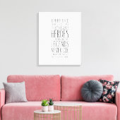 英雄は記憶されるが、伝説は決して死なない キャンバスプリント (インサイチュ (リビング))