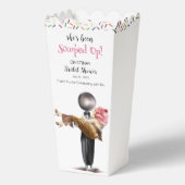 苺のアイスクリームを掬い上げられたブライダル フェイバーボックス (裏面)