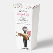 苺のアイスクリームを掬い上げられたブライダル フェイバーボックス (正面)