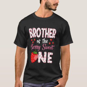 苺の甘いひとり兄 初めての誕生日 Tシャツ