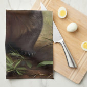 「茂みの中に隠れ:野生のオージー・ウォンバット」 キッチンタオル (四つ折り)