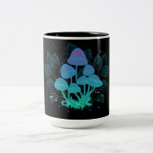 茂みの中のキノコ ツートーンマグカップ (中央)