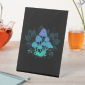 茂みの中のトアドストール 台座サイン (インサイチュ)