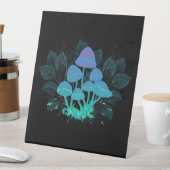 茂みの中のトアドストール 台座サイン (インサイチュ)