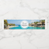 茅葺き小屋のある風光明媚な熱帯結婚ビーチ ペットボトルラベル (シングルラベル)