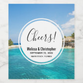 茅葺き小屋のある風光明媚な熱帯結婚ビーチ ワインラベル (シングルラベル)