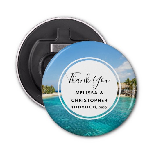 茅葺き小屋のある風光明媚な熱帯結婚ビーチ 栓抜き (正面)