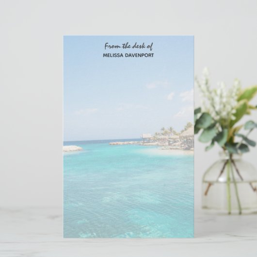 茅葺き小屋の写真と風光明媚な熱帯ビーチ 便箋 (スタンド正面)