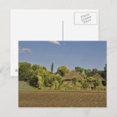 茅葺き屋根の家の前の畑 ポストカード (正面/裏面)