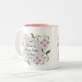 茶エレガントフェミニン時ピンクの花とつる植物 ツートーンマグカップ (正面左)