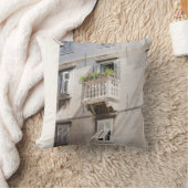 茶コンクリートハウスバルコニーに生鉢植えを施す。 クッション (ブランケット)