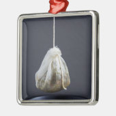 茶バッグつるは飲み物だ メタルオーナメント (左)