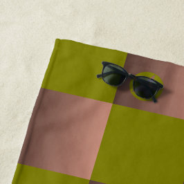 茶市松模様にとオリーブ色の緑の模様 ビーチタオル