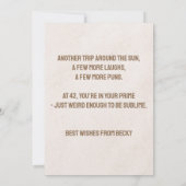 茶色いバルーンを持つ茶色のハッピーバースデー 招待状 (裏面)