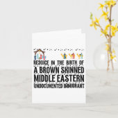 茶色い皮のクリスマスの誕生で喜ぶ カード (黄色い花)