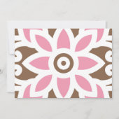 茶色い背景のピンク色の花 招待状 (正面)