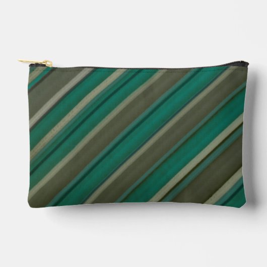 茶色とティール(緑がかった色)ストライプの小包袋 アクセサリーポーチ (正面)