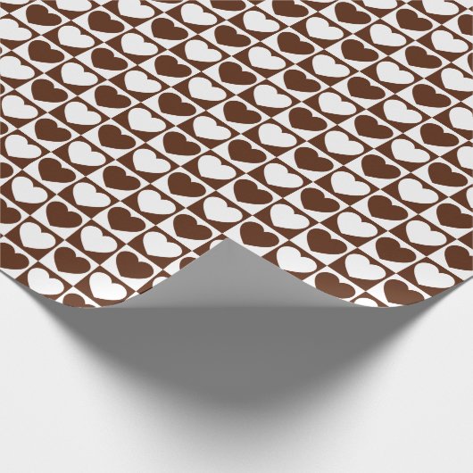 茶色と白の市松模様にパターンとハート ラッピングペーパー (角)