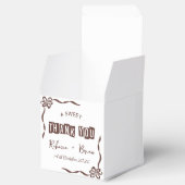 茶色と白の手描き弓のスケッチ結婚ズ フェイバーボックス (オープン)