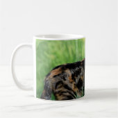 茶色と白の猫 コーヒーマグカップ (左)