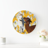 茶色と白の羊毛のアルパカとハスの花 ラージ壁時計 (ホーム)