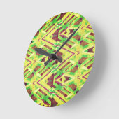 茶色と緑のパターン ラウンド壁時計 (傾斜)