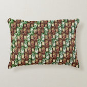 茶色と緑の斑点、彫られた長方形の部分 アクセントクッション (正面)