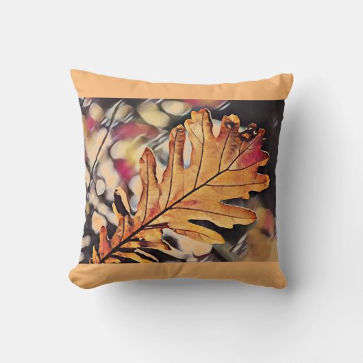 茶色と赤の秋のオークの葉 クッション (正面)