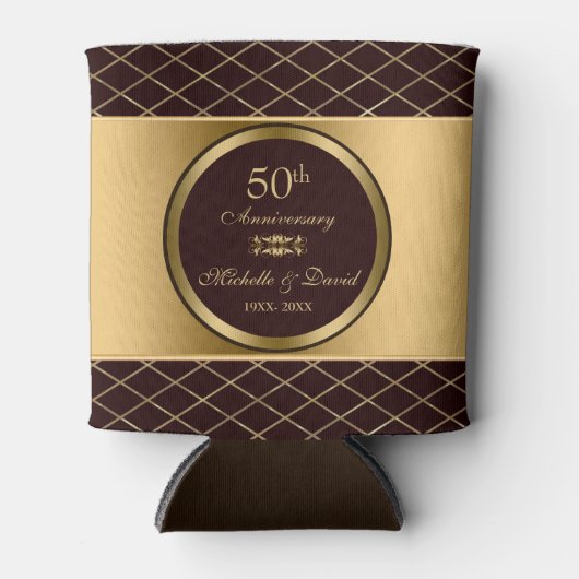 茶色と金ゴールドの幾何学模様 – 50周年記念 缶クーラー (正面)