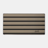 茶色と黒のストライプパターンパーソナライズされた デスクマット (正面)