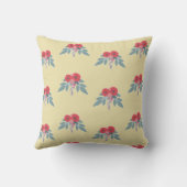 茶色には赤い花葉と緑の花 クッション (裏面)