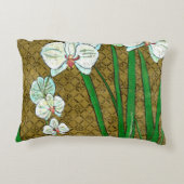 茶色に白い花と緑の縁ど茎 アクセントクッション (裏面)