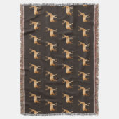 茶色に金色のトナカイ模様 スローブランケット (正面縦)