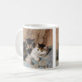 茶色のぶち猫および灰色の子ネコのファインアートの絵画 コーヒーマグカップ (正面左)
