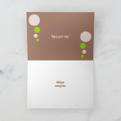 茶色のぶち猫の着席の写真の緑の茶色 カード (内部)