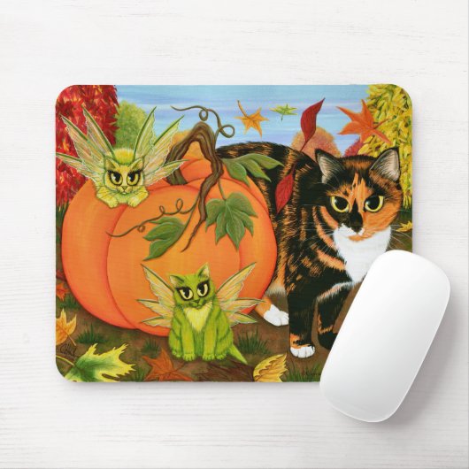 茶色のぶち猫妖精猫の葉の秋の秋の芸術のマウス マウスパッド (マウス)