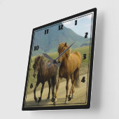 茶色のアイスランドのポニー スクエア壁時計 (傾斜)