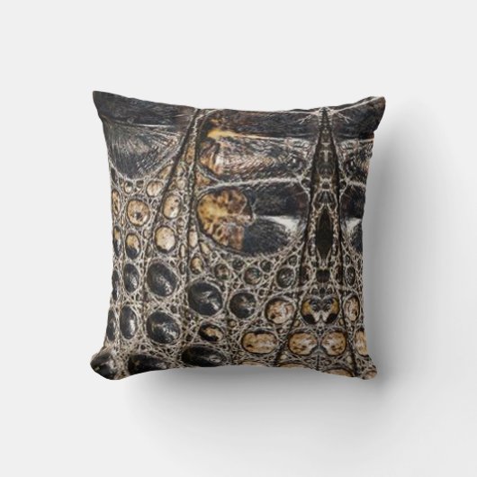 茶色のアメリカのアリゲータースキンテクスチャ クッション (正面)